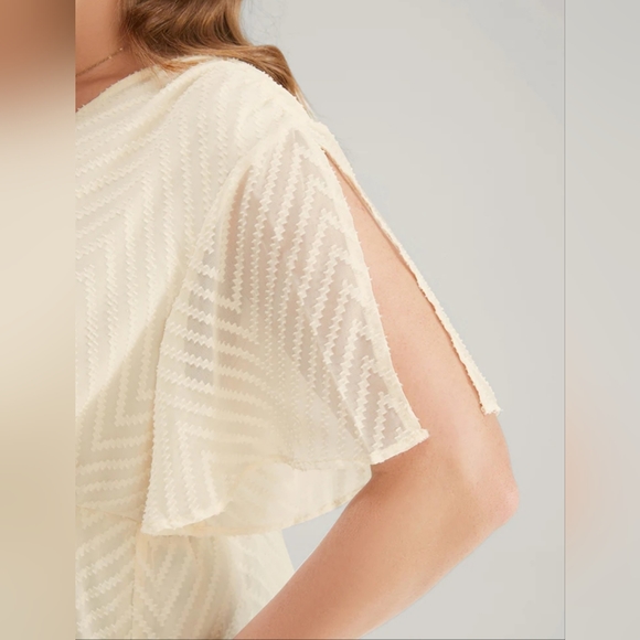 Ruffle Split Sleeve wrap blouse Ivory Gauzy - Picture 5 of 7